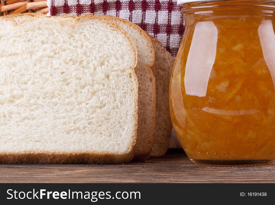 Yellow jam and bread