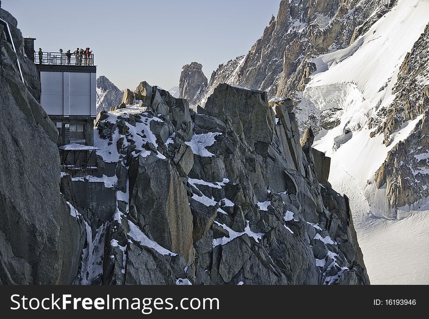 From the summit of l'Aiguille du Midi (3,842 m), the views of the Alps are spectacular. From the summit of l'Aiguille du Midi (3,842 m), the views of the Alps are spectacular.