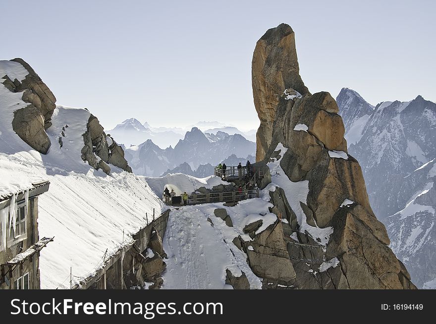 From the summit of l'Aiguille du Midi (3,842 m), the views of the Alps are spectacular. Views of Piton Sud