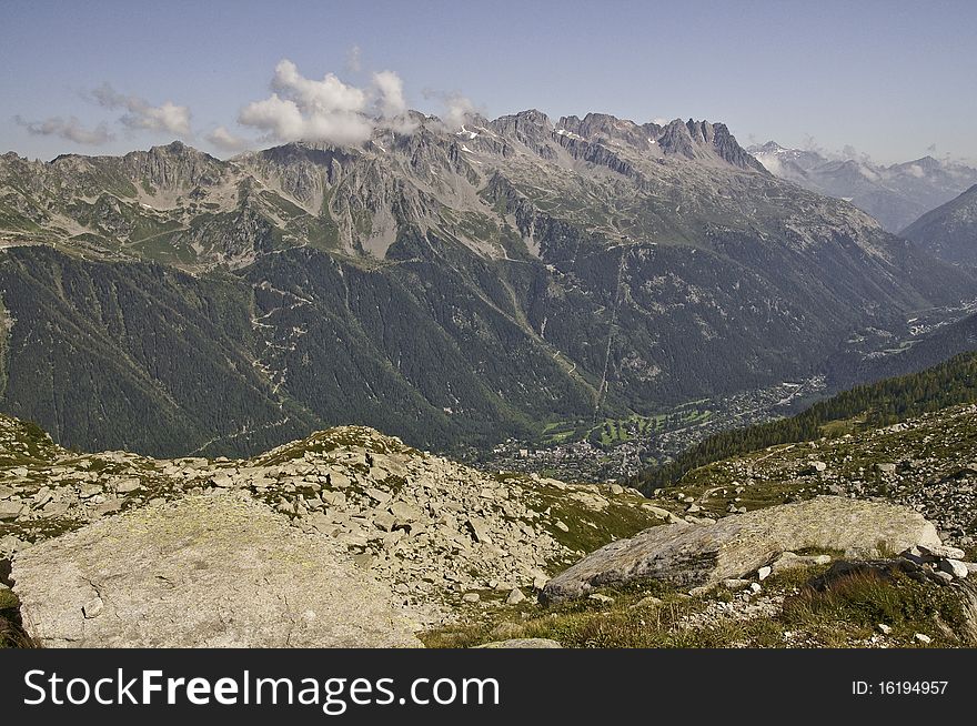 Since the Plan de l'Aiguille, you can see the Prealps. Since the Plan de l'Aiguille, you can see the Prealps