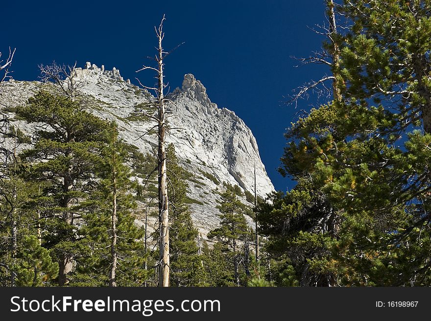 The vast beauty of the Yosemite mountains in the Yosemite National Park. The vast beauty of the Yosemite mountains in the Yosemite National Park