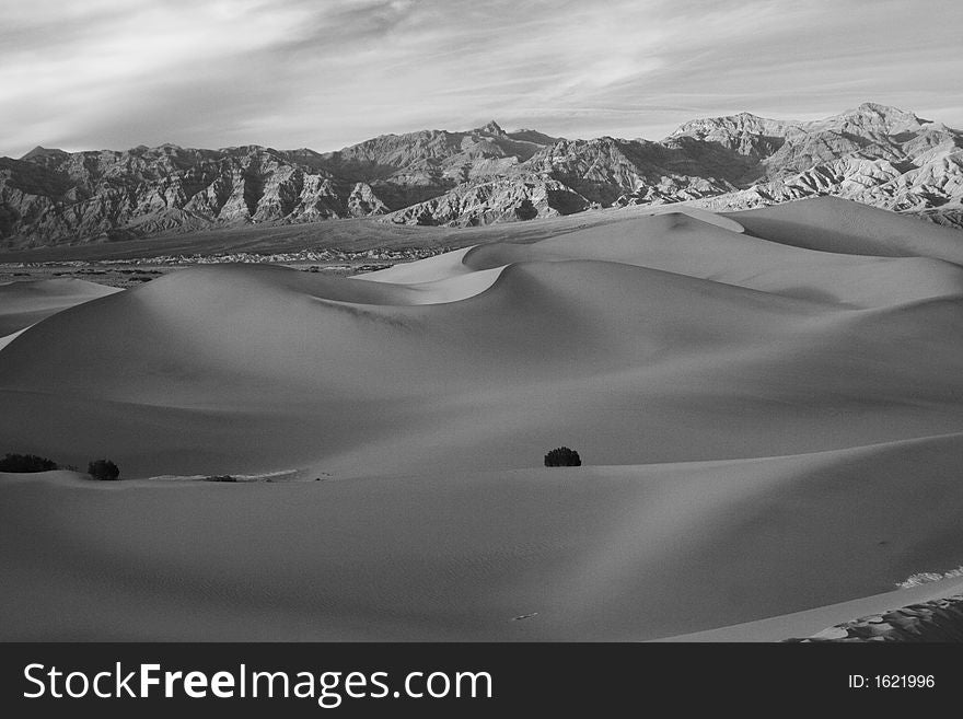 Stovepipe Sandunes of Death Valley, California. Stovepipe Sandunes of Death Valley, California