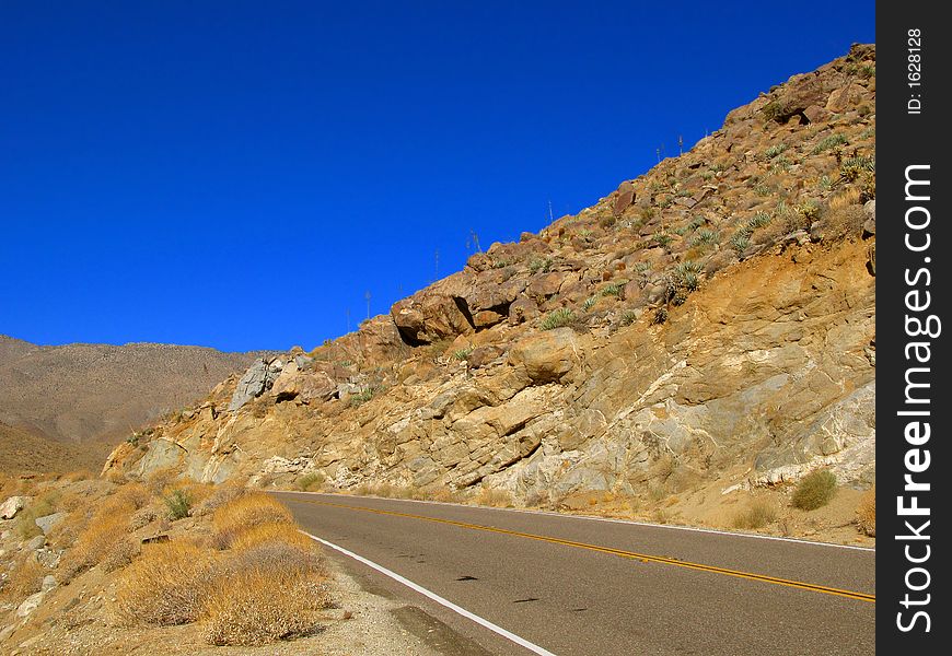 Photo of a road in the Californian desert