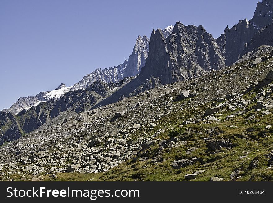 Since the Plan de l'Aiguille, you can see the typical needles of the Alps. Since the Plan de l'Aiguille, you can see the typical needles of the Alps