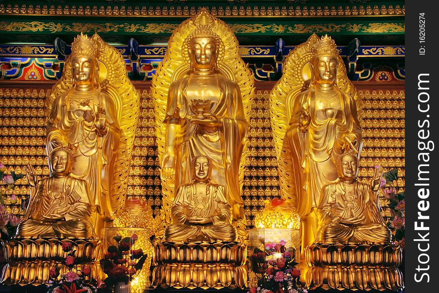Three standing and three sittingl golden image of chainese buddha