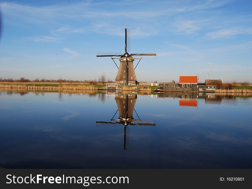 A dutch windmill at the kinderdijk. A dutch windmill at the kinderdijk
