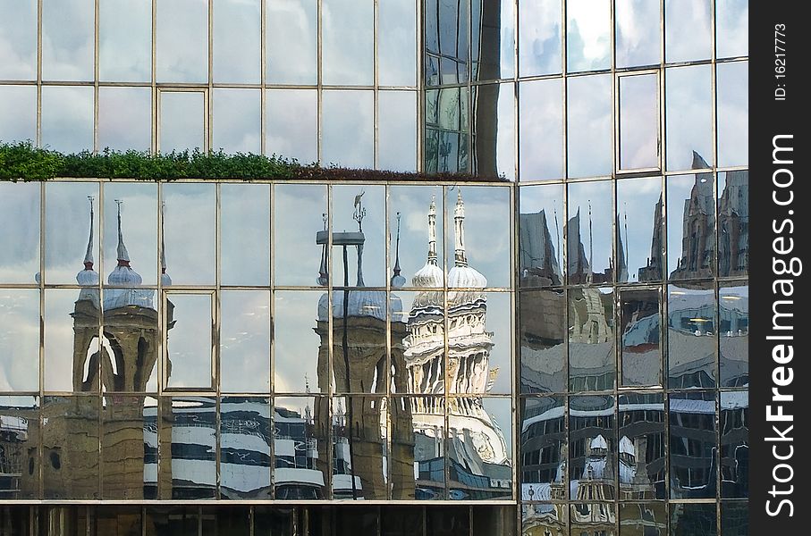 St PaulÂ´s cathedral reflecting in glass panes. St PaulÂ´s cathedral reflecting in glass panes