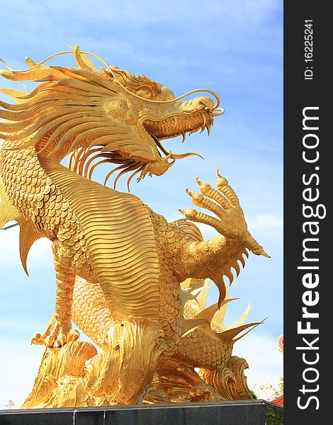 Golden dargon in chinese temple