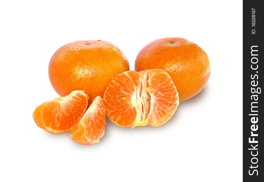 Ripe mandarins are shown in the picture. Ripe mandarins are shown in the picture.