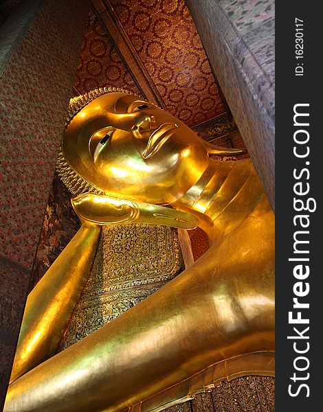 Big Golden Reclining Buddha, Wat Pho, Bangkok, Thailand.