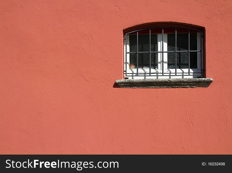 Windows equipped with a wall in pink