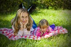 A Little Girl With Her Mother Royalty Free Stock Photography A Little Girl With Her Mother Royalty Free Stock Photography
