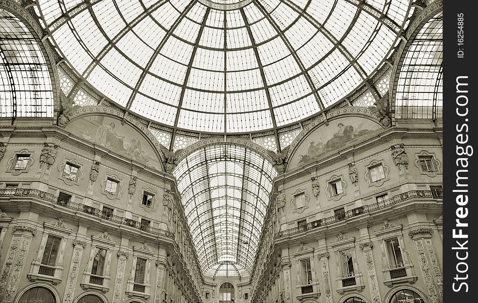 The Galleria Vittorio Emanuele in Milano, Italia. The Galleria Vittorio Emanuele in Milano, Italia.