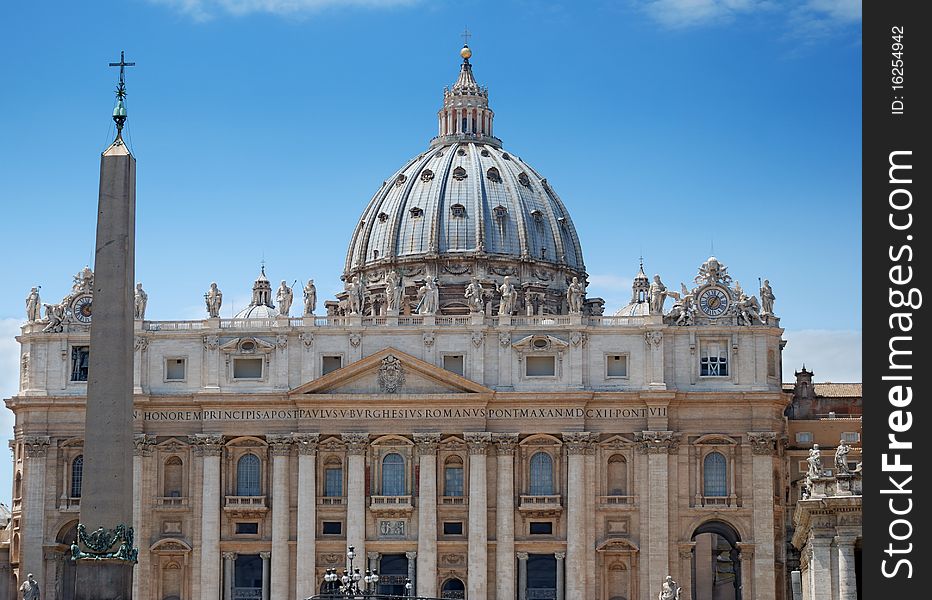 Egyptian obelisk and facade of Saint Peter's Basilica in Vatican, Italia. Egyptian obelisk and facade of Saint Peter's Basilica in Vatican, Italia.