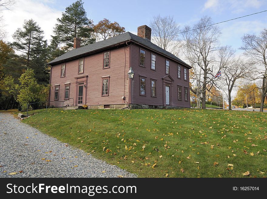 An old colonial house in Massachusetts during the Fall Season