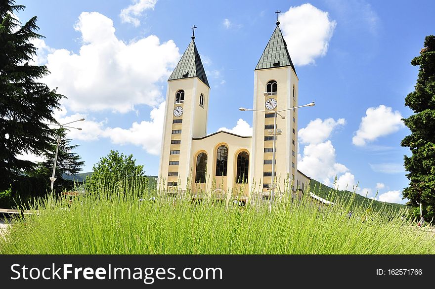 Saint James Church &#x28;St. Jakov&#x29; Medjugorje - Hotel Pansion Porta - Bosnia Herzegovina - Creative Commons by gnuckx