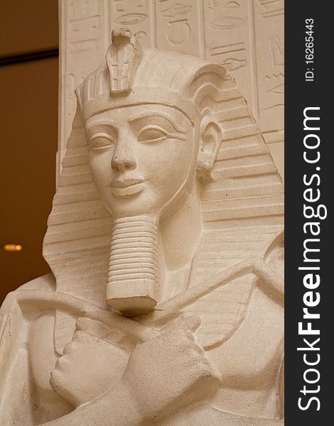 Egyptian Statue / Sculpture (King Tut?) at Wafi Mall, Dubai, UAE. Egyptian Statue / Sculpture (King Tut?) at Wafi Mall, Dubai, UAE