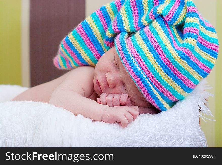 Baby sleeps in the basket