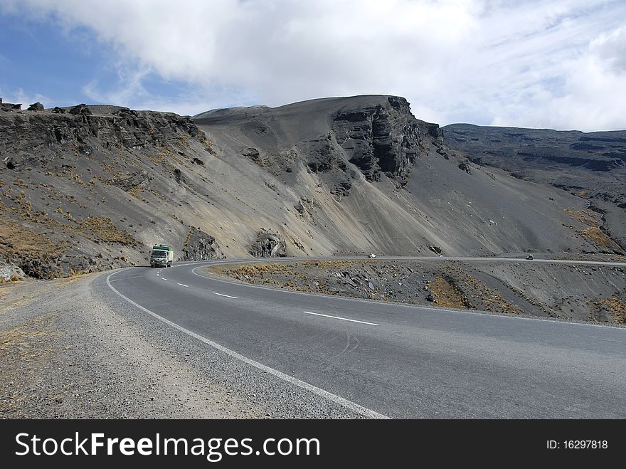 Beggining of Death road at 4633 m