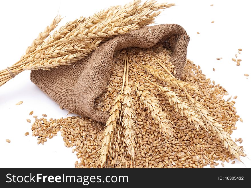 The scattered bag with wheat