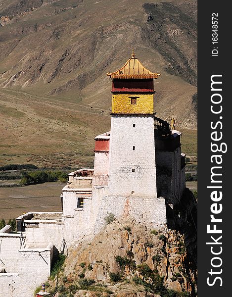 Scenery of an ancient palace in Tibet. Scenery of an ancient palace in Tibet.