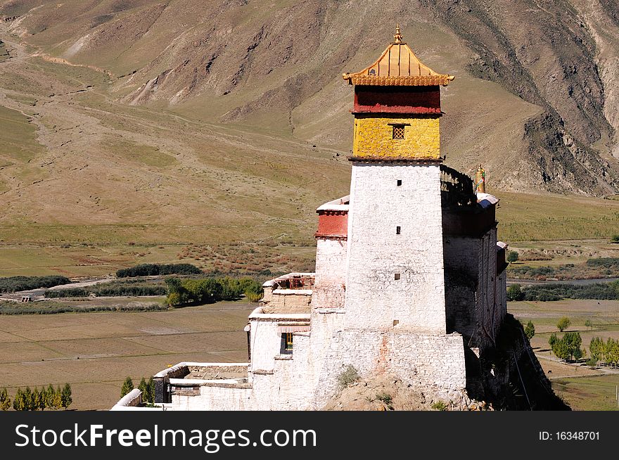 Scenery of an ancient palace in Tibet. Scenery of an ancient palace in Tibet.