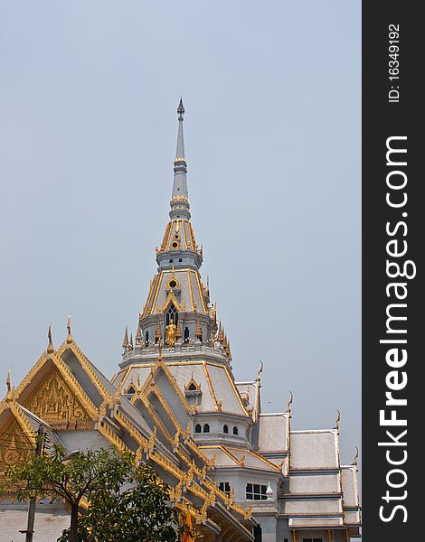 One of the most famous temple in Thailand, located in ChaCherngsao Province. One of the most famous temple in Thailand, located in ChaCherngsao Province.