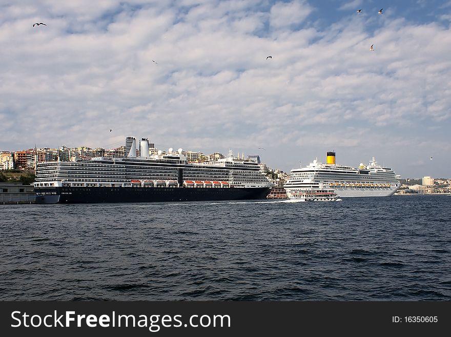 Cruise ship in istanbul harbor