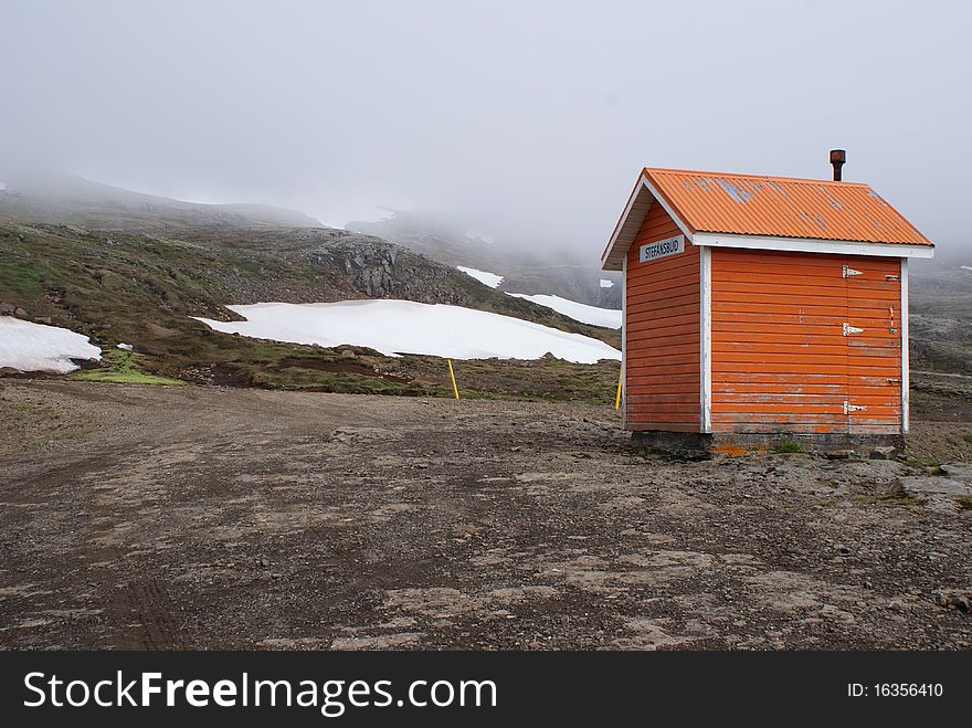 Emergency hut between Hofn and Egilsstadir Iceland 2009