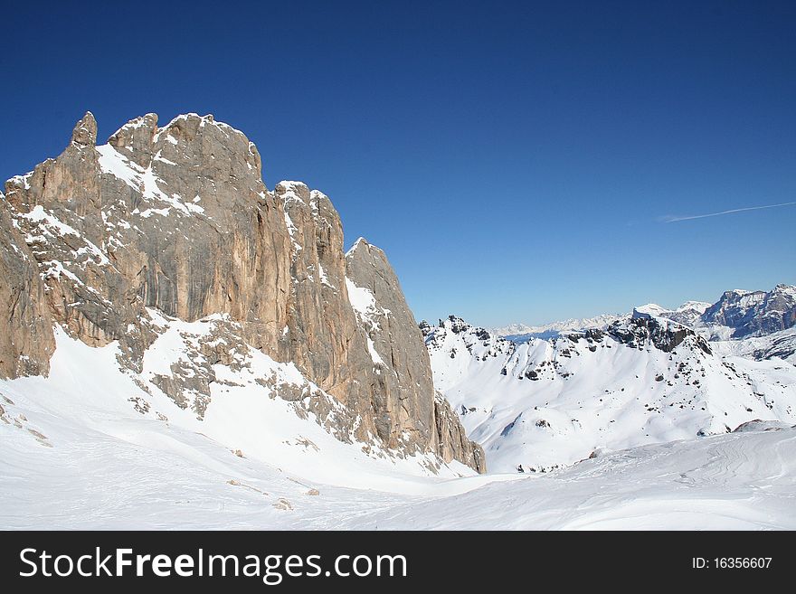 Ski areal Marmolada, Dolomite, Italy