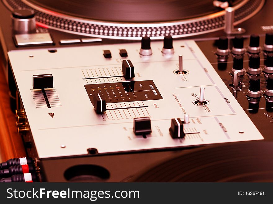 Mixing Controller And Turntables