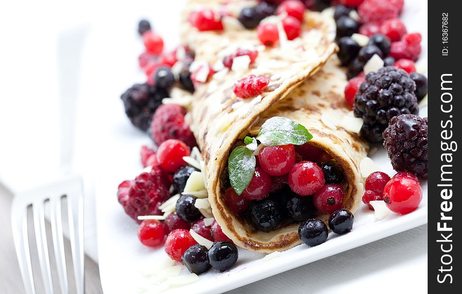 Crepe With Mixed Berry