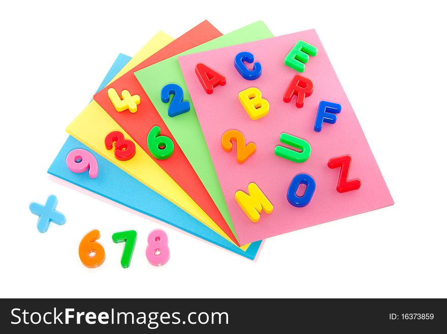 Folding colored leaves with lettres and numbers on top