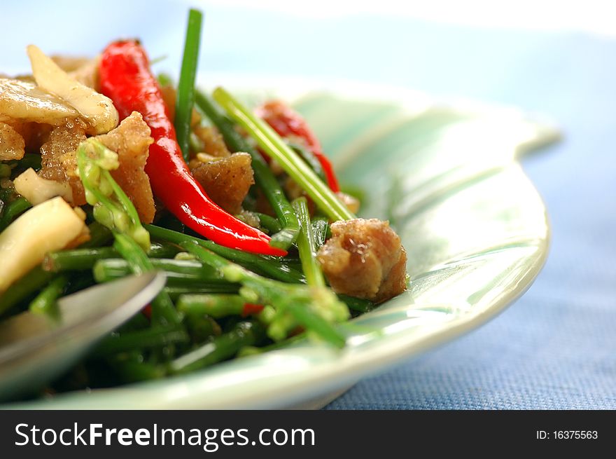 Chive Flowers (Dok Gui Chai) are the flowering tips of chives and are used in stir-fries.