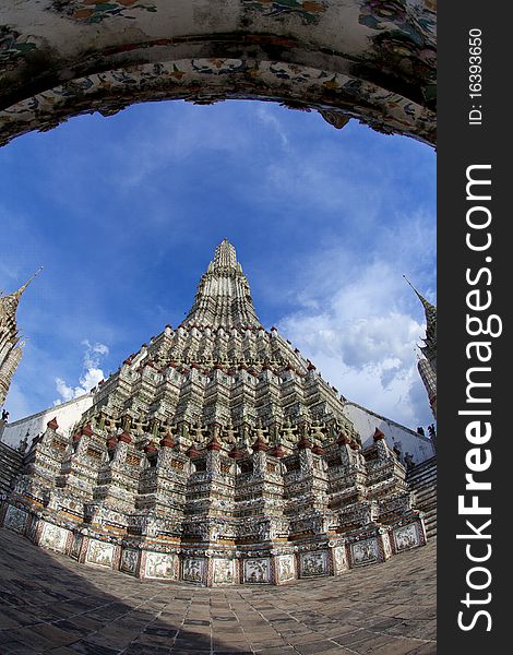 The temple Wat Arun in Thonburi