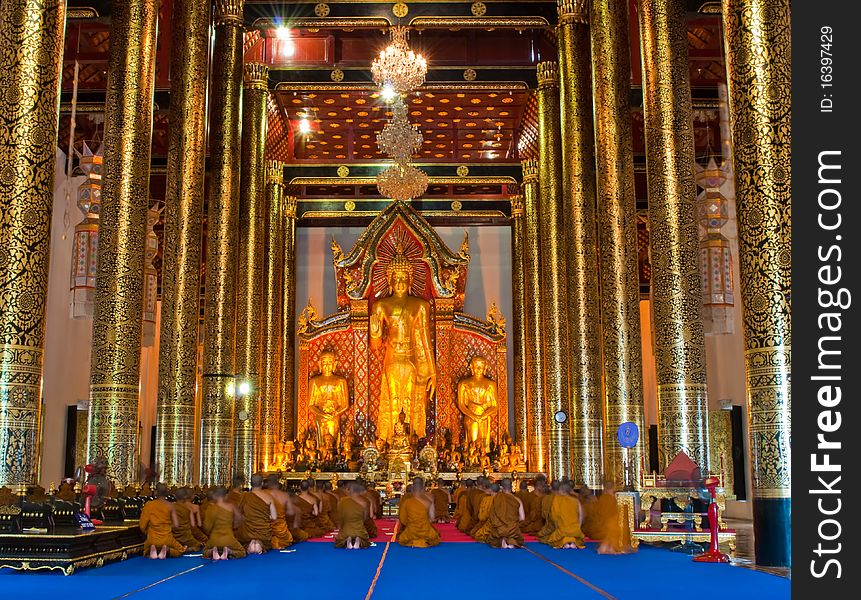 Buddhist Priest in Je De Long temple