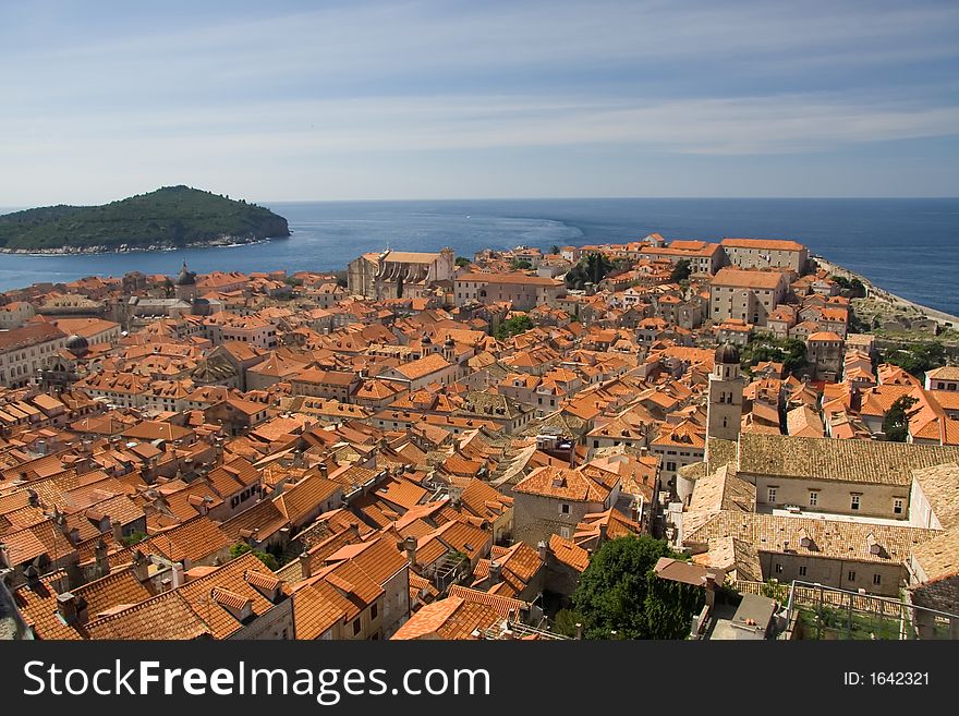 An East-facing view of the old city of Dubrovnik.