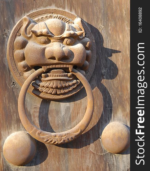 Knocker mighty solemn pattern is the legendary animal.