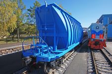 Blue Freight Car For Loose Freight And Shunting Royalty Free Stock Images Blue Freight Car For Loose Freight And Shunting Royalty Free Stock Images
