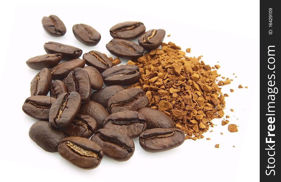 The fried grains of coffee and soluble in one small group. The fried grains of coffee and soluble in one small group