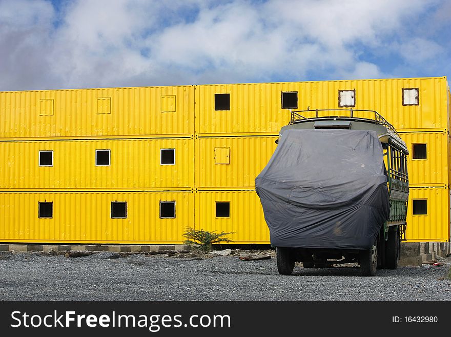 Home Container Yellow is the window to rest. Home Container Yellow is the window to rest