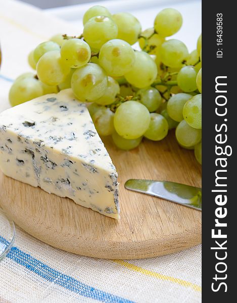 Grapes And Blue Cheese