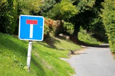 Dead End Signpost On A Country Lane Stock Image