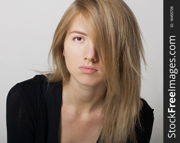 Portrait of young beauty woman with brown eyes