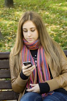 Woman Using Cell Phone Royalty Free Stock Photos Woman Using Cell Phone Royalty Free Stock Photos