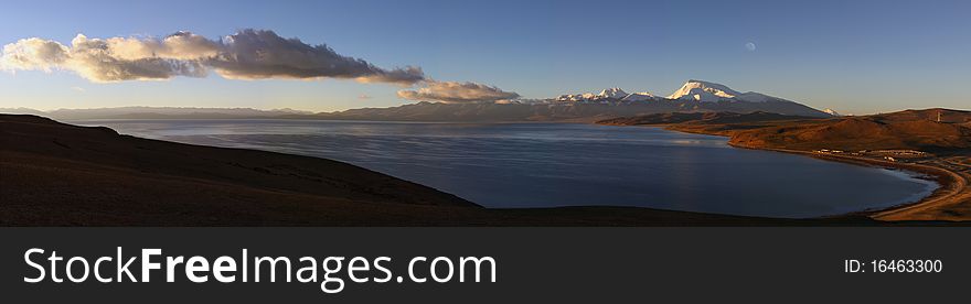 Lake Mapam Yumco and Naimonanyi at sunrise, Tibet, China. Lake Mapam Yumco and Naimonanyi at sunrise, Tibet, China