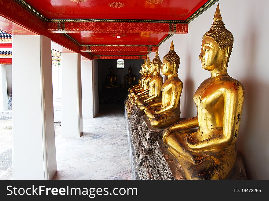 Row of Golden Buddha statue