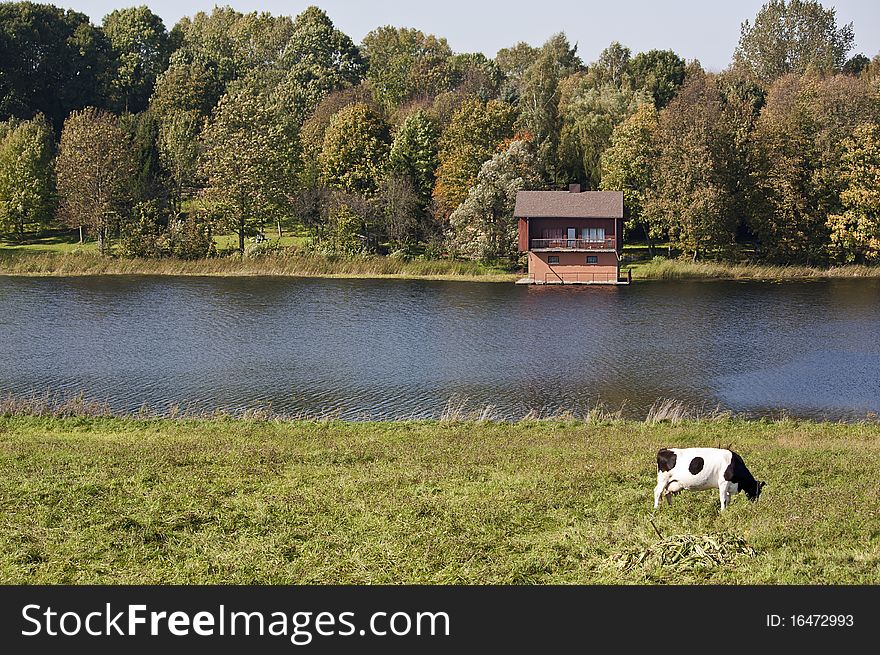 A house floating in the lake