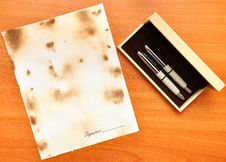 Pens And Old Paper For Signature Royalty Free Stock Photography Pens And Old Paper For Signature Royalty Free Stock Photography