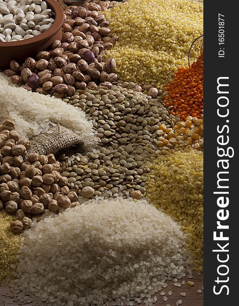 Misc raw legumes like haricots, rice, wheat and chick pea. Misc raw legumes like haricots, rice, wheat and chick pea
